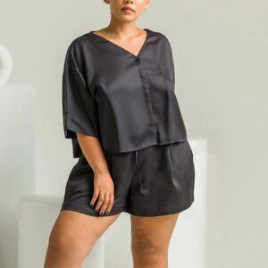 New In Box Ettitude Sateen Shorts Onyx Size XXL